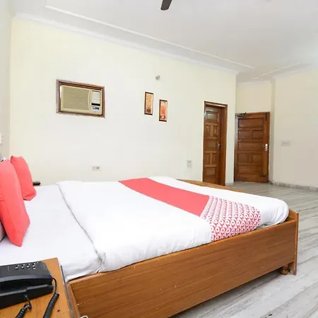 Oyo 16130 The Corner House Hotel Ludhiana