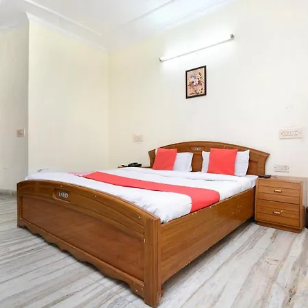 Oyo 16130 The Corner House Hotel Ludhiana