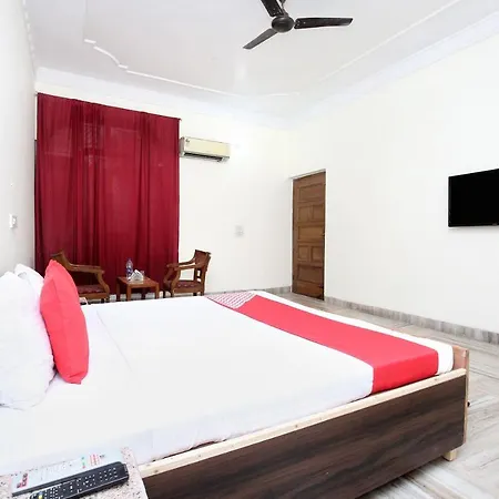 Oyo 16130 The Corner House Hotel Ludhiana